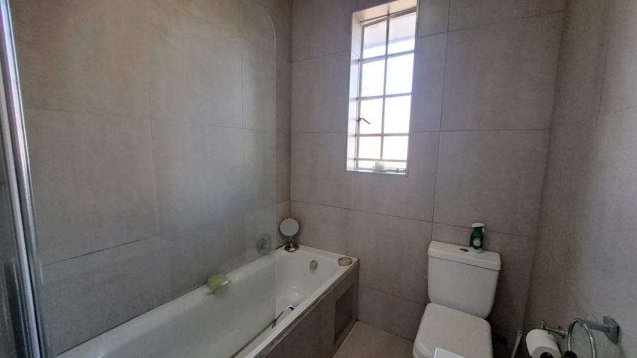 2 Bedroom Property for Sale in Illovo Gauteng