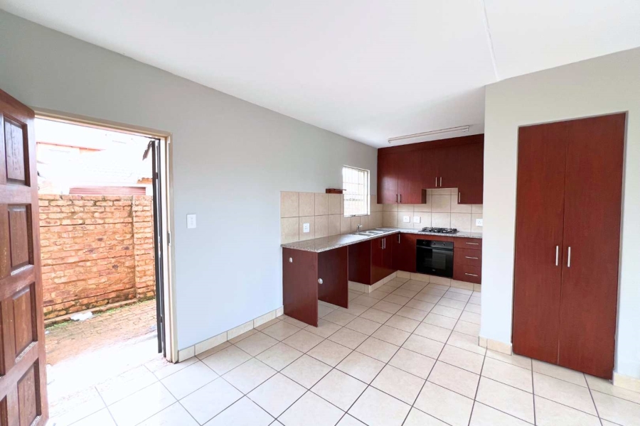 2 Bedroom Property for Sale in Annlin Gauteng