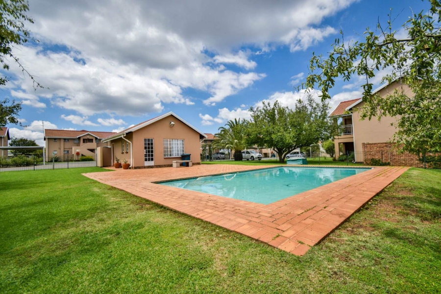 2 Bedroom Property for Sale in Elardus Park Gauteng