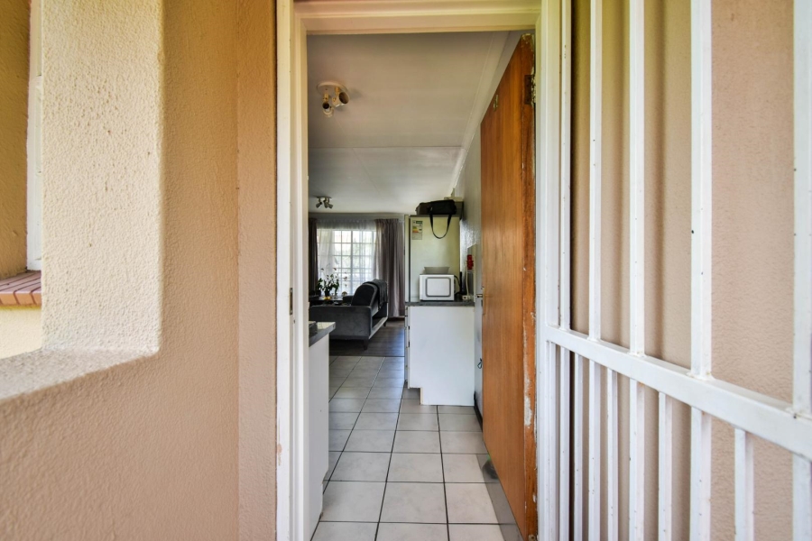 2 Bedroom Property for Sale in Elardus Park Gauteng