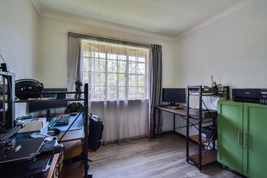 2 Bedroom Property for Sale in Elardus Park Gauteng