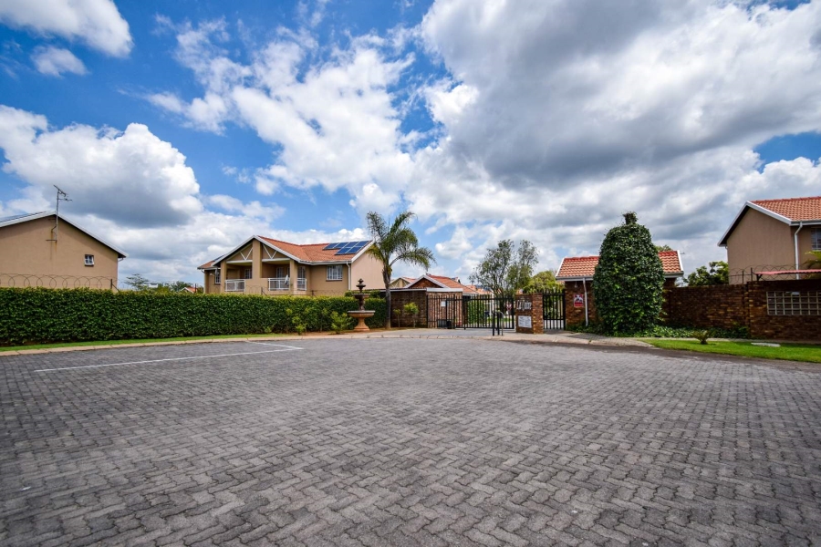 2 Bedroom Property for Sale in Elardus Park Gauteng