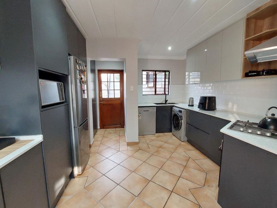To Let 3 Bedroom Property for Rent in Morningside Gauteng