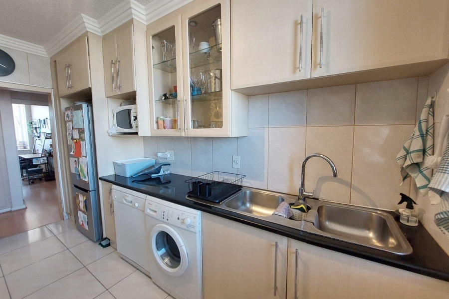 To Let 3 Bedroom Property for Rent in Sandhurst Gauteng