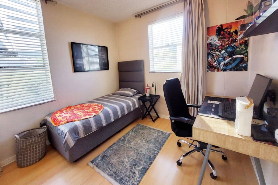 To Let 3 Bedroom Property for Rent in Sandhurst Gauteng