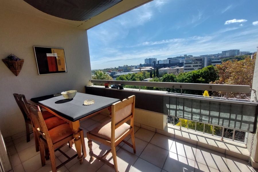 To Let 3 Bedroom Property for Rent in Sandhurst Gauteng