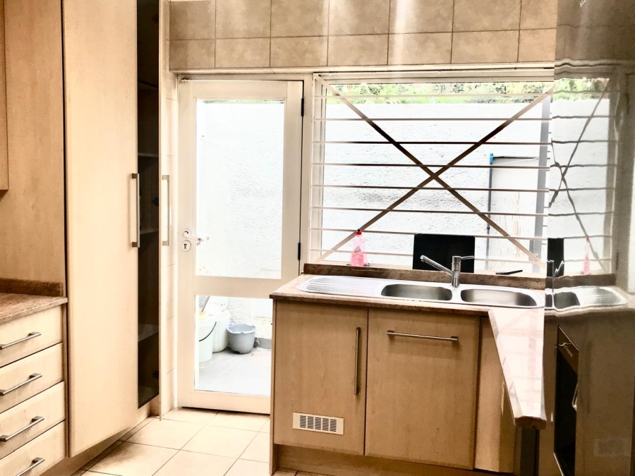 To Let 3 Bedroom Property for Rent in Melrose North Gauteng