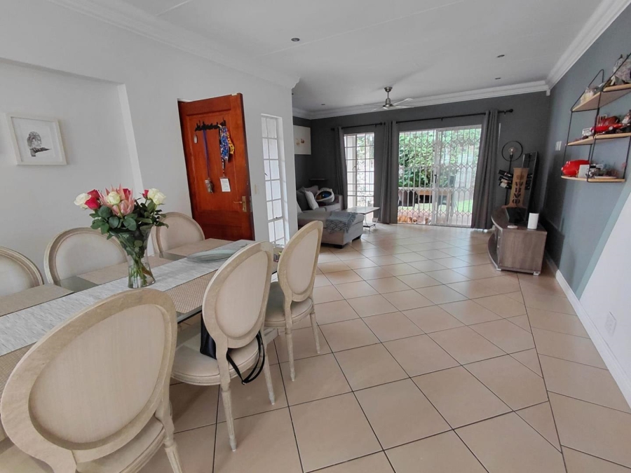 To Let 3 Bedroom Property for Rent in Douglasdale Gauteng