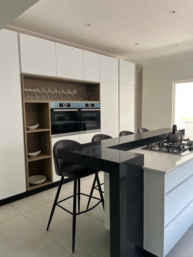 To Let 4 Bedroom Property for Rent in Atholl Gauteng