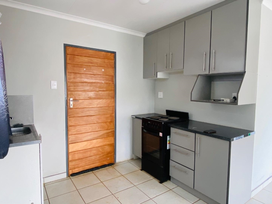 To Let 2 Bedroom Property for Rent in Sky City Gauteng