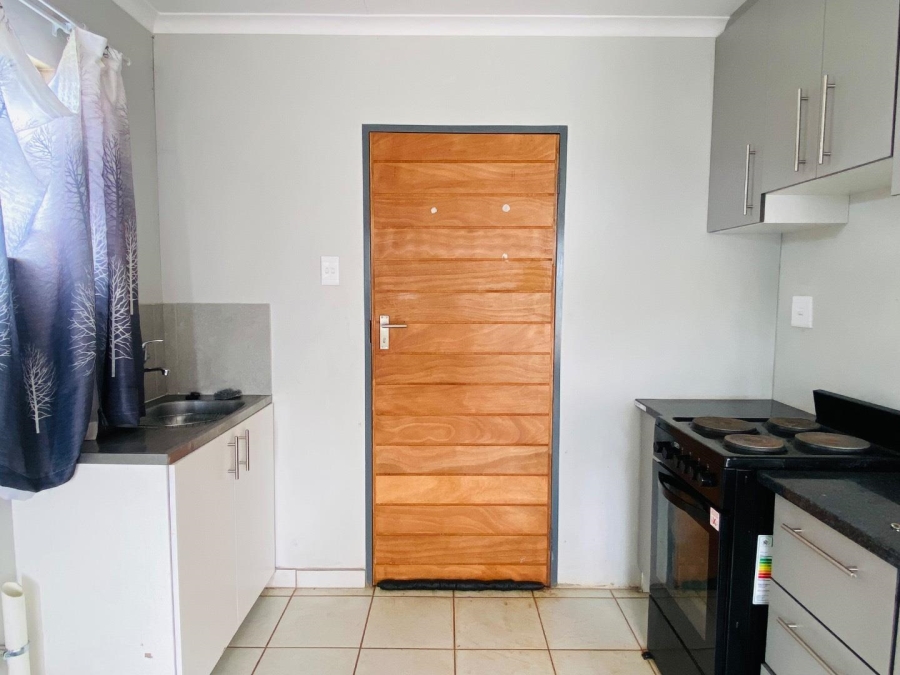 To Let 2 Bedroom Property for Rent in Sky City Gauteng