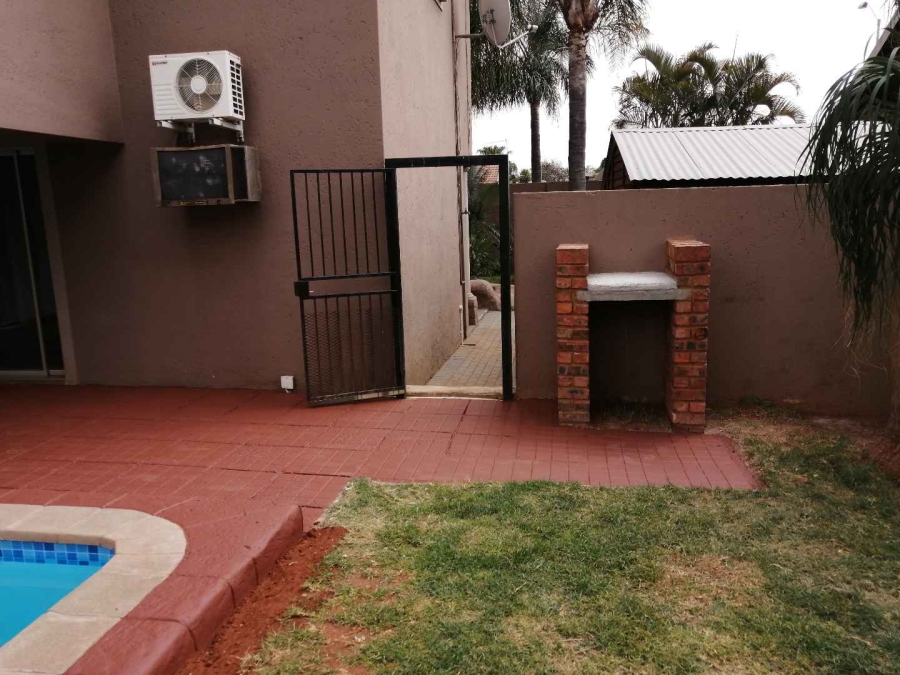 To Let 3 Bedroom Property for Rent in Doornpoort Gauteng