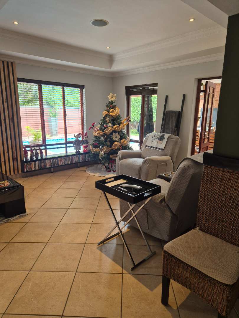 3 Bedroom Property for Sale in Faerie Glen Gauteng