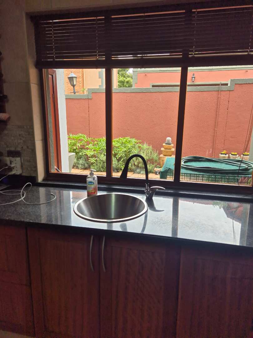 3 Bedroom Property for Sale in Faerie Glen Gauteng