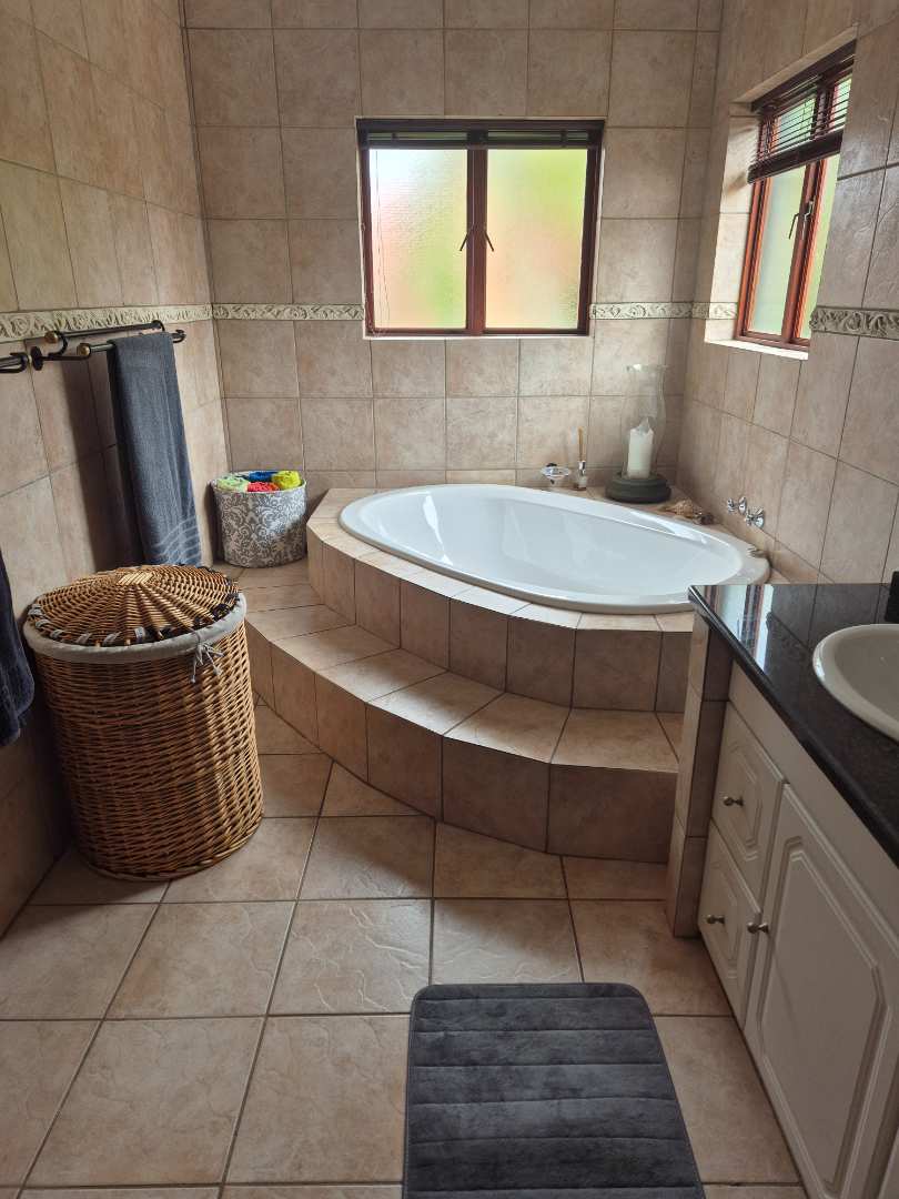 3 Bedroom Property for Sale in Faerie Glen Gauteng