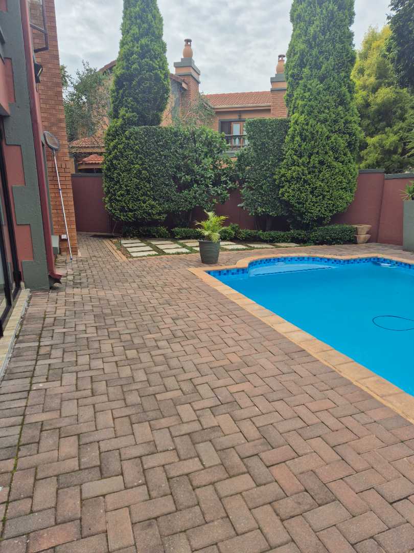 3 Bedroom Property for Sale in Faerie Glen Gauteng