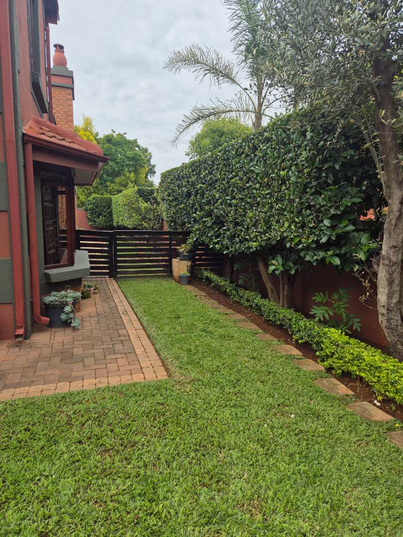 3 Bedroom Property for Sale in Faerie Glen Gauteng