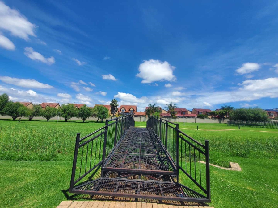 1 Bedroom Property for Sale in Willowbrook Gauteng