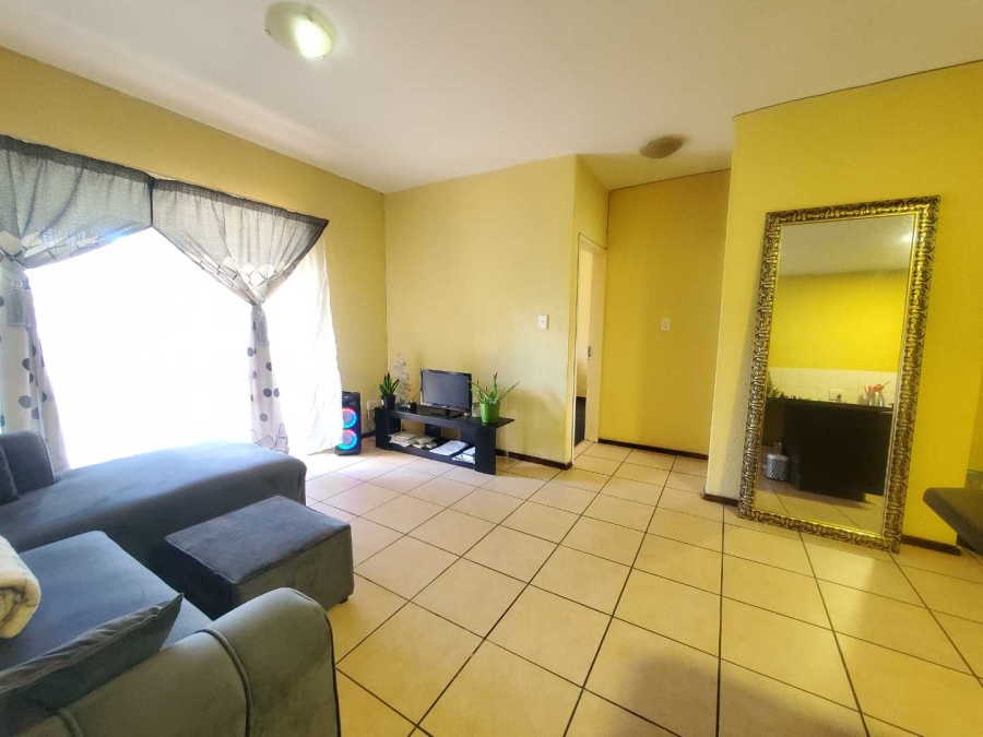 1 Bedroom Property for Sale in Willowbrook Gauteng