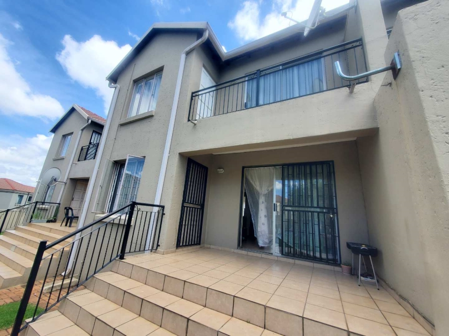 1 Bedroom Property for Sale in Willowbrook Gauteng