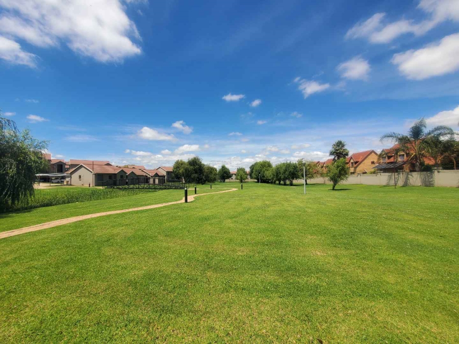 1 Bedroom Property for Sale in Willowbrook Gauteng