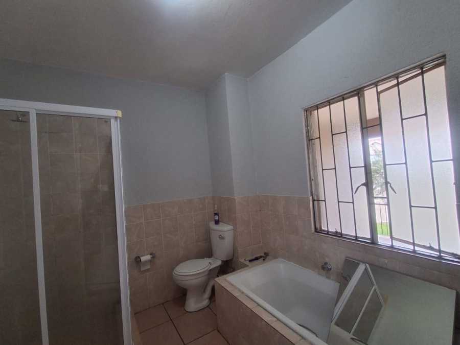 1 Bedroom Property for Sale in Willowbrook Gauteng