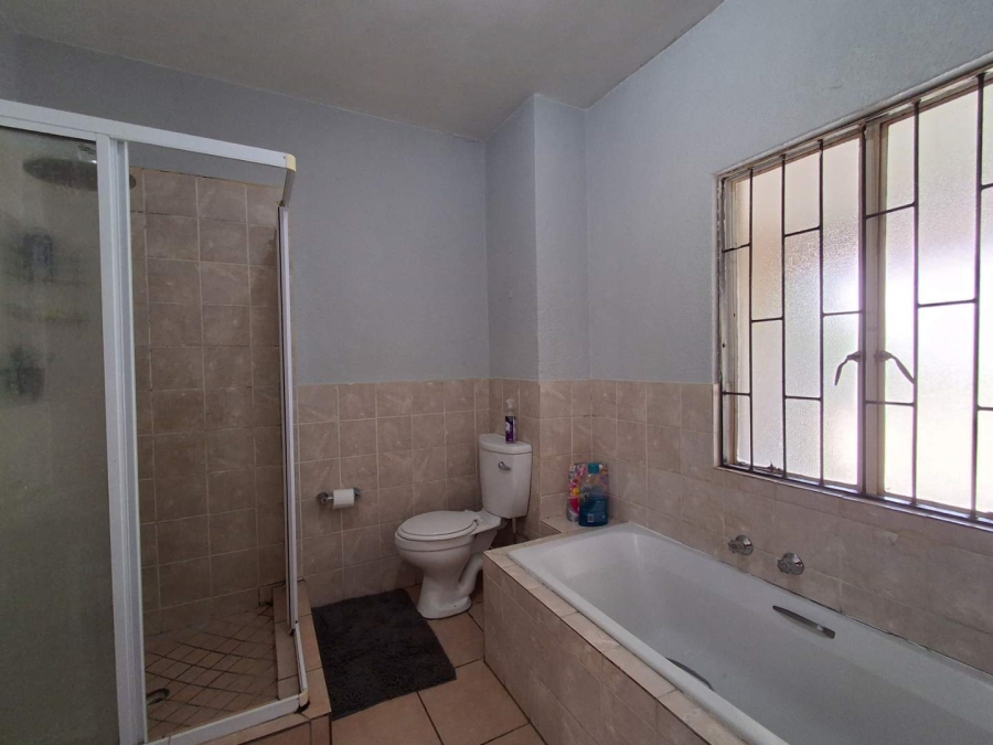 1 Bedroom Property for Sale in Willowbrook Gauteng