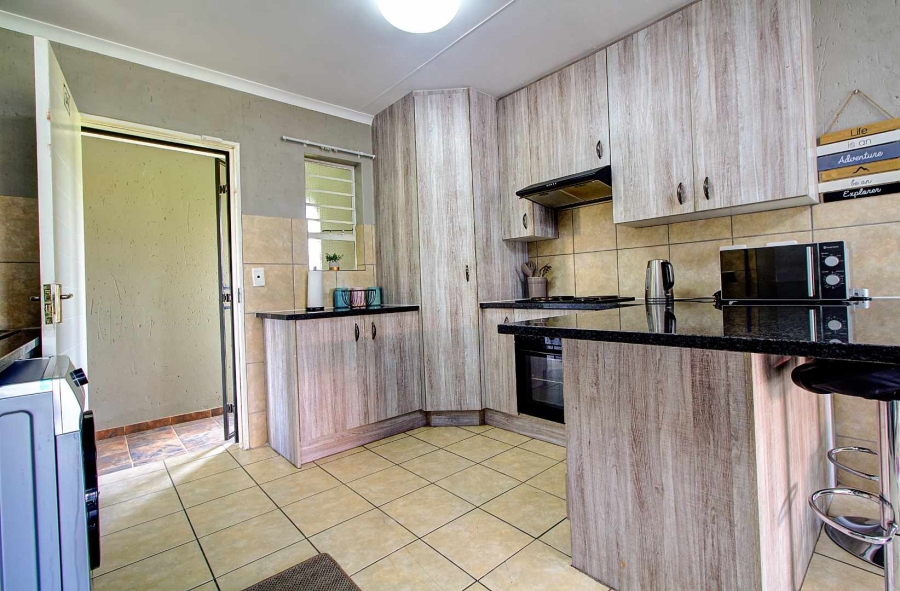 2 Bedroom Property for Sale in Wilgeheuwel Gauteng