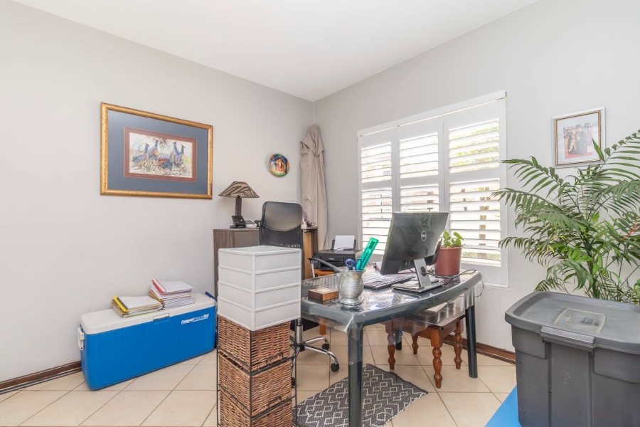 2 Bedroom Property for Sale in Honeypark Gauteng