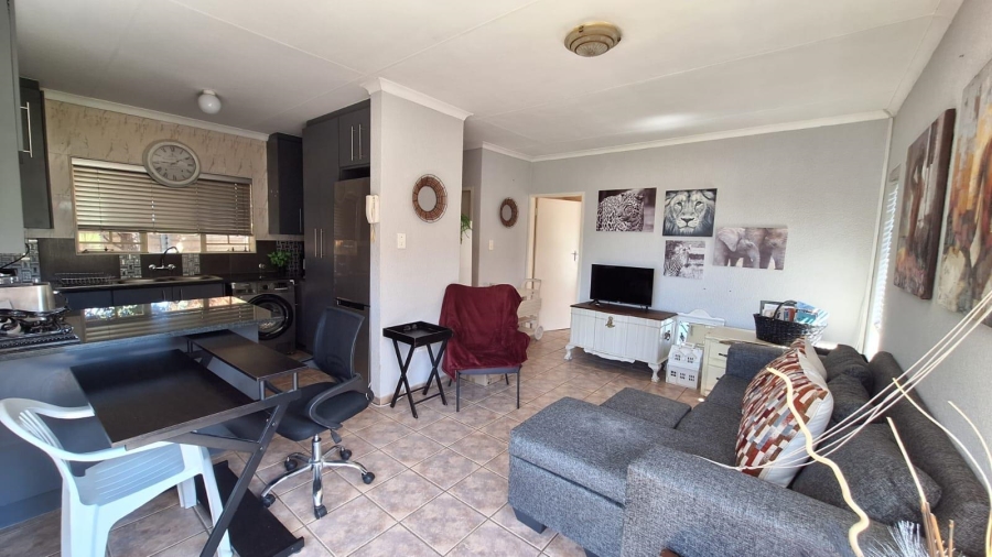 To Let 1 Bedroom Property for Rent in Olivedale Gauteng