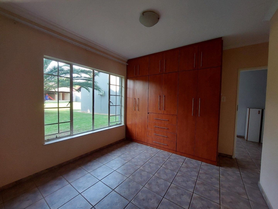 To Let 1 Bedroom Property for Rent in Olivedale Gauteng