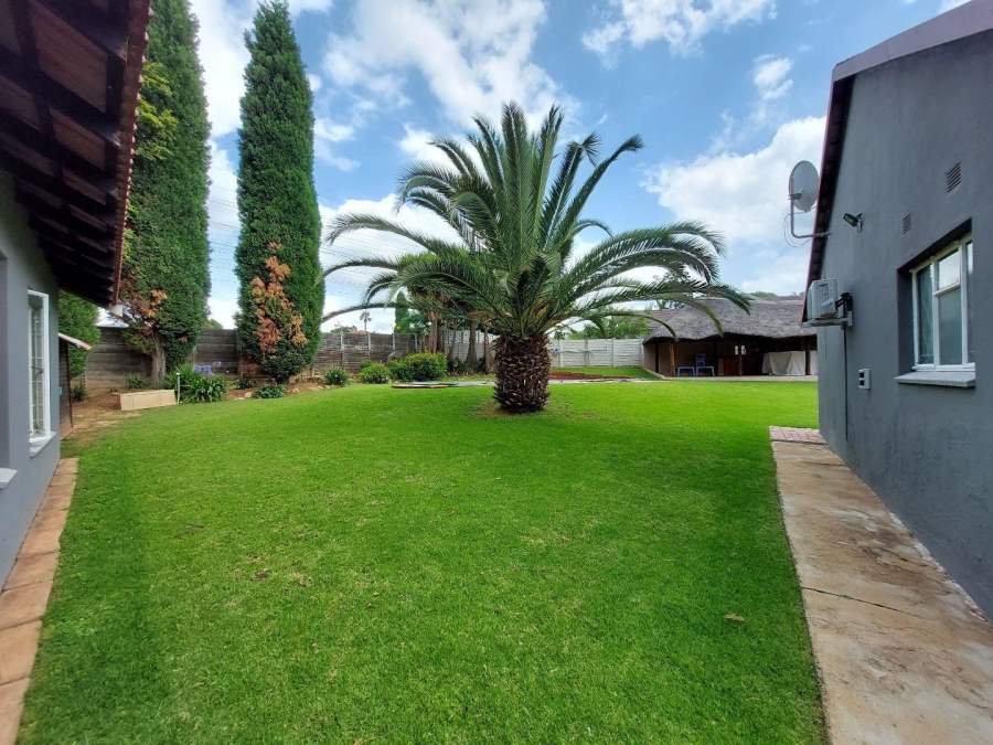 To Let 1 Bedroom Property for Rent in Olivedale Gauteng