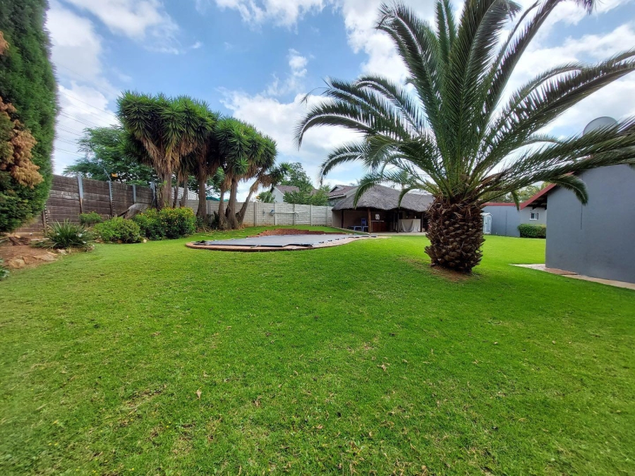 To Let 1 Bedroom Property for Rent in Olivedale Gauteng