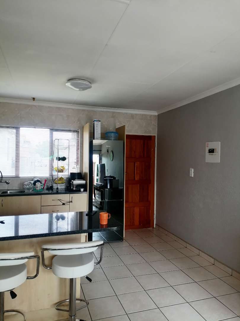 To Let 2 Bedroom Property for Rent in Helderwyk Gauteng