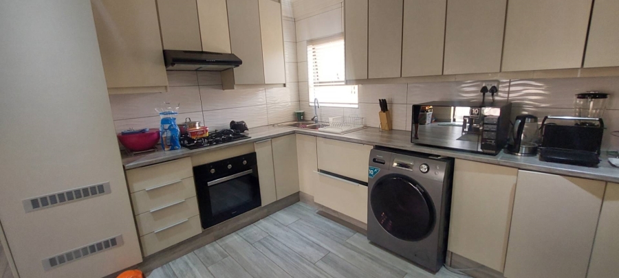 To Let 2 Bedroom Property for Rent in Kibler Park Gauteng