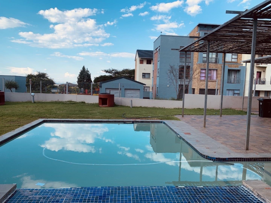 2 Bedroom Property for Sale in Midridge Park Gauteng