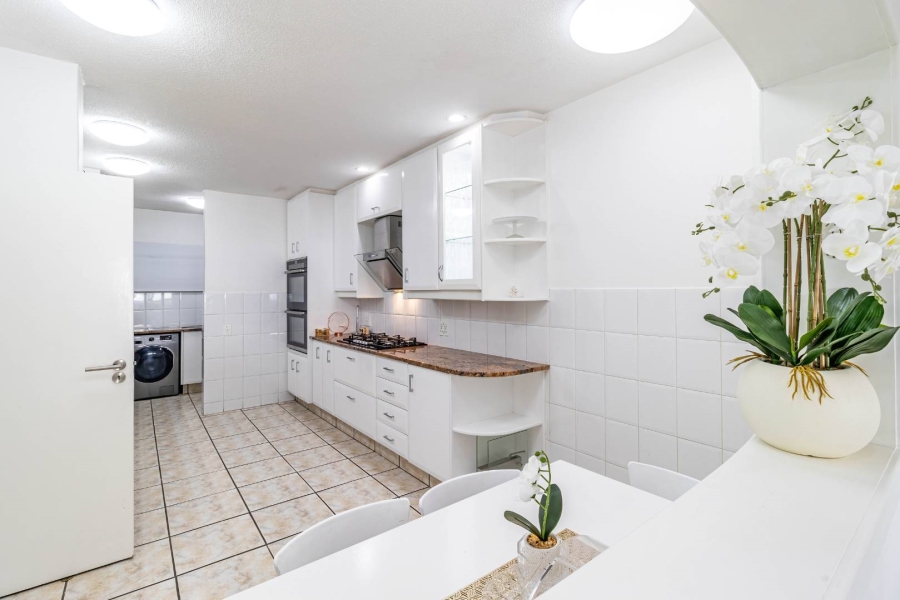 To Let 4 Bedroom Property for Rent in Morningside Gauteng