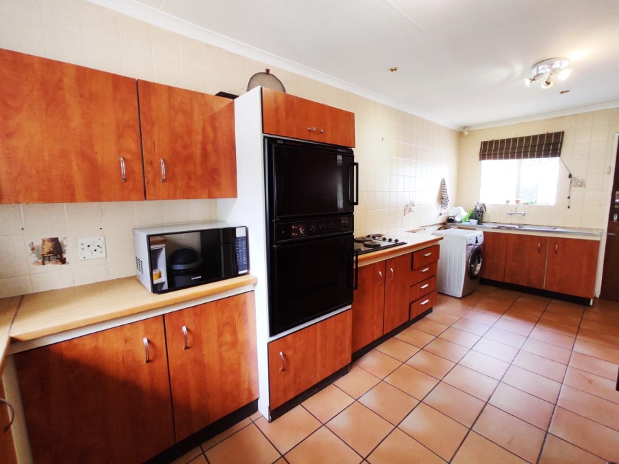 To Let 3 Bedroom Property for Rent in Randpark Gauteng