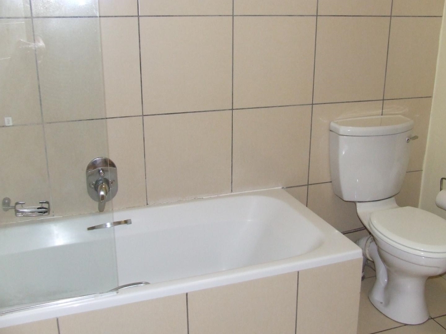 To Let 1 Bedroom Property for Rent in Jackal Creek Golf Estate Gauteng