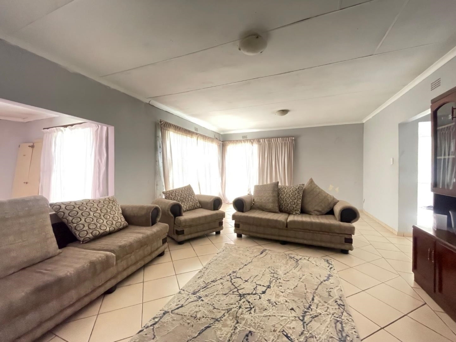 3 Bedroom Property for Sale in Birchleigh North Gauteng