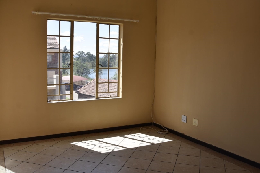 1 Bedroom Property for Sale in The Orchards Gauteng