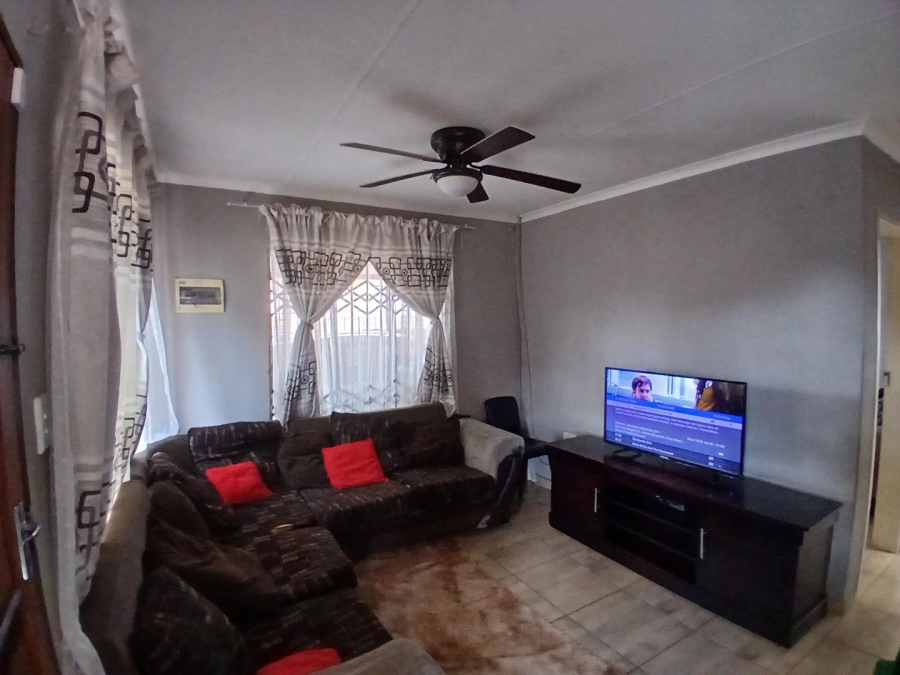 2 Bedroom Property for Sale in Soshanguve VV Gauteng