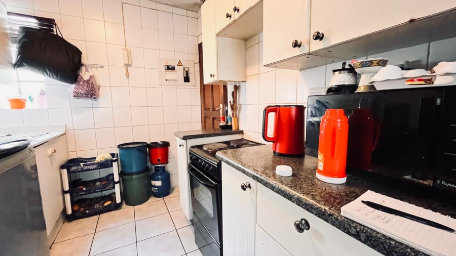 2 Bedroom Property for Sale in Roodepoort West Gauteng