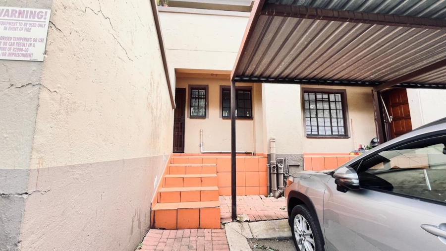 2 Bedroom Property for Sale in Roodepoort West Gauteng