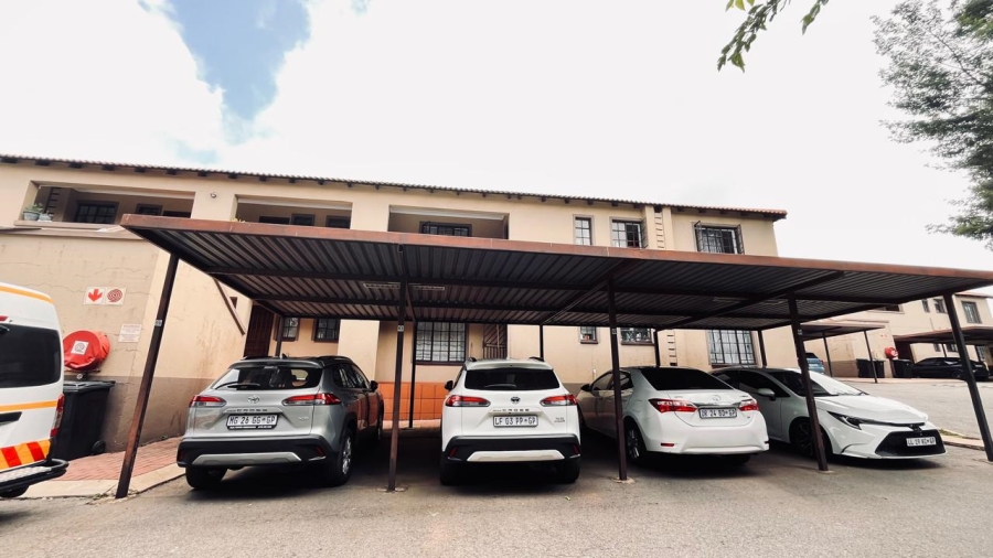 2 Bedroom Property for Sale in Roodepoort West Gauteng