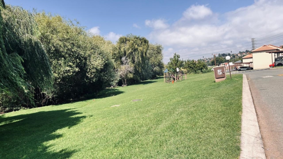 2 Bedroom Property for Sale in Roodepoort West Gauteng