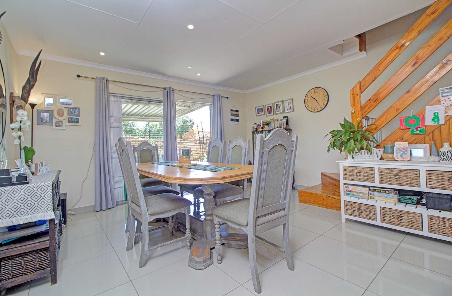 3 Bedroom Property for Sale in Wilgeheuwel Gauteng