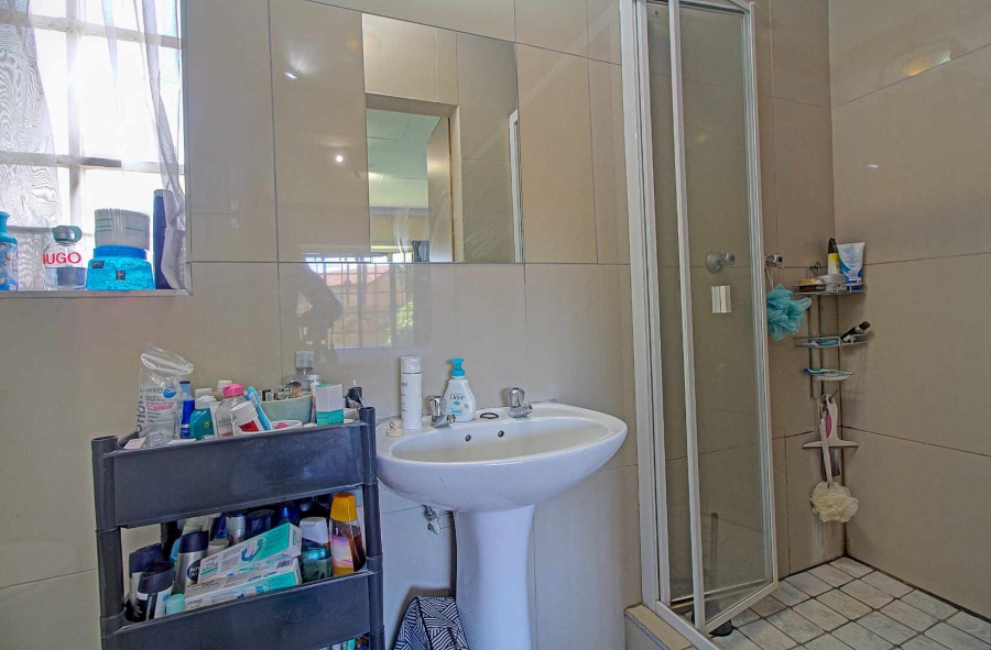 3 Bedroom Property for Sale in Wilgeheuwel Gauteng