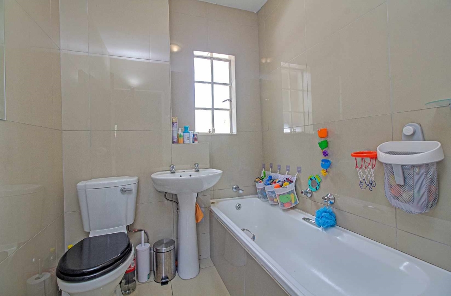 3 Bedroom Property for Sale in Wilgeheuwel Gauteng