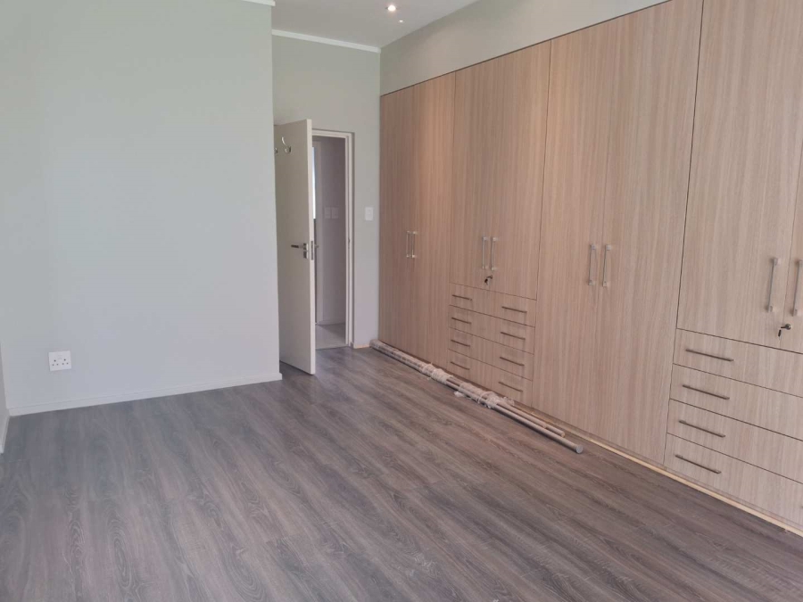 3 Bedroom Property for Sale in Oaklands Gauteng